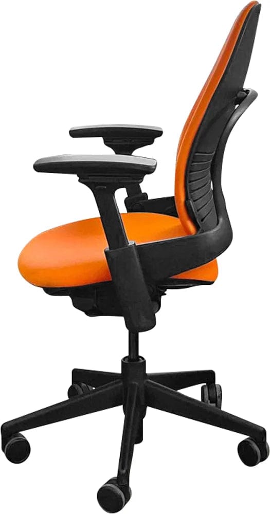 Steelcase Office Task Chair Steelcase Leap V2 Chair with Black Base and Frame  (Rеnеwеd)